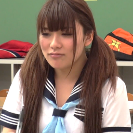 FC2-PPV-4828336 【期間限定価格♥】声出したらバレちゃう…でも…あそこが熱くて我慢できない…！！［３］