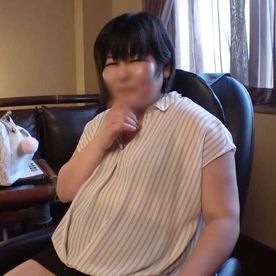 FC2-PPV-4839575 【人妻】子◯が3人いながらも未だに週4で旦那さんとセックスしているという豊満ボディの淫乱人妻（53）◆ぽっちゃりボディを震わせド迫力イキ！！