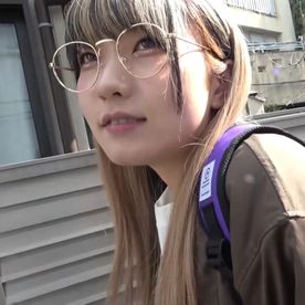 FC2-PPV-4842631 【限定販売】※超貴重※昨年上京したての19歳ほのかちゃん。経験人数1人の純情ガールによる中出しハメ撮り性交