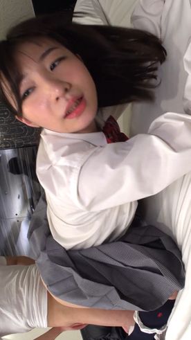 FC2-PPV-4843752 ※2月12日まで70%OFFセール※【個人撮影】 18歳 商業科。成績優秀な童顔美女とホテルで性行為。中出しハメ撮り。