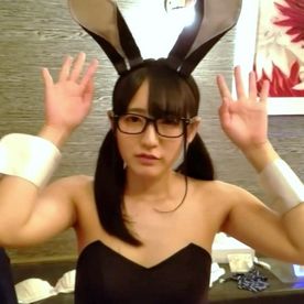 FC2-PPV-4844089 【素人中出し個撮♥】メガネで可愛いウブなコにバニーコスさせて中出し♥