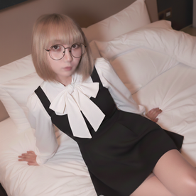 FC2-PPV-4844916 【期間限定解禁！】低身長18歳超敏感少ジョがラブホで限界突破♡電マで小さな喘ぎ声が漏れバック激ピストンでピンクパイパンマンコに中出し種付け