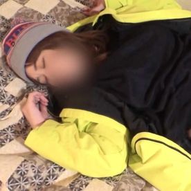 FC2-PPV-4854615 【個撮素人】ゲレンデで出会った激カワGAL☆酔って感度上がった体を刺激すると、オマンコびしょ濡れでイキ狂っちゃってます。