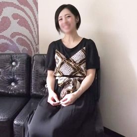 FC2-PPV-4854860 《人妻》ショートヘアーの色っぽいドM美人妻（44）◆執拗なまでのクリ攻めでパンパンになっちゃうクリトリス！巨根ガン突きでメス顔イキ！！