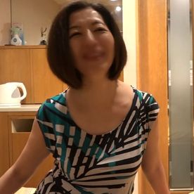 FC2-PPV-4856341 【熟女】53歳美熟女奥様。旦那さんとはセックスレスで、不倫相手もいないとの事…。欲求不満を爆発させて玩具とチンポで悶絶してました。