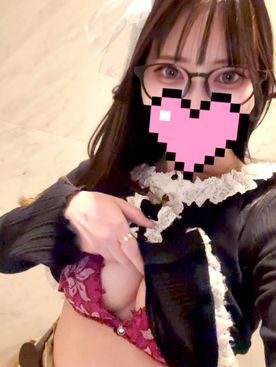 FC2-PPV-4857277 【ドキドキ露出】お店のトイレで脱いじゃいました