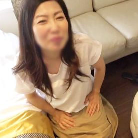 FC2-PPV-4859684 《熟女》嬉しすぎるギャップにもうメロメロ！上玉アラ還美魔女！初の野外羞恥プレイ＆ハメ撮りプレイ◆エロランジェリー着て他人棒でイキ狂い！