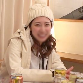 FC2-PPV-4860180 【清楚系淫乱女】色白でむちっとしたカラダつきで女子アナ風。 エロに興味ない素振りを見せつつ、即発情からの片足立ち潮吹き。