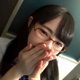 FC2-PPV-4865644 【学級委員長】有名学習塾の広告CMで使われてた１８歳のあのと撮影した他には絶対に出せない映像。※緊急につき早期終了予定