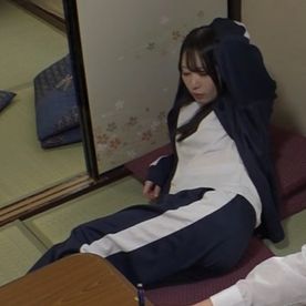 FC2-PPV-4869982 【過激注意】18歳。処女。合宿中にやる気のない女子マネージャーにチンポをハメる様子を撮影しました。「撮らないで」と抵抗するも初挿入の快感に抗えず自ら腰を振って絶頂していました。【限定販売】