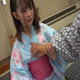 FC2-PPV-4869329 《147cm》妻に内緒で英語担当の男はゆらと旅行へ。背伸びをしたゆらは30コ以上年上の男を誘惑し、やがて男の精子で満たしていく…♡2/3