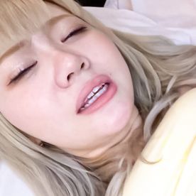 FC2-PPV-4874969 【れんﾁｬﾝ×個撮】見た目どおりのパイパン…挿入すると絶叫して感じまくるド淫乱ギャルでした…