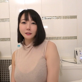 FC2-PPV-4876168 【人妻】バスト92cmのセックスレス人妻とハメ撮り性交。【巨乳美女】