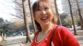 FC2-PPV-4879580 A081G01　男性の要望は何でもOK⁉のぽっちゃり爆乳熟女！根っからのエロエロ気質で超絶感度の中出しSEX！